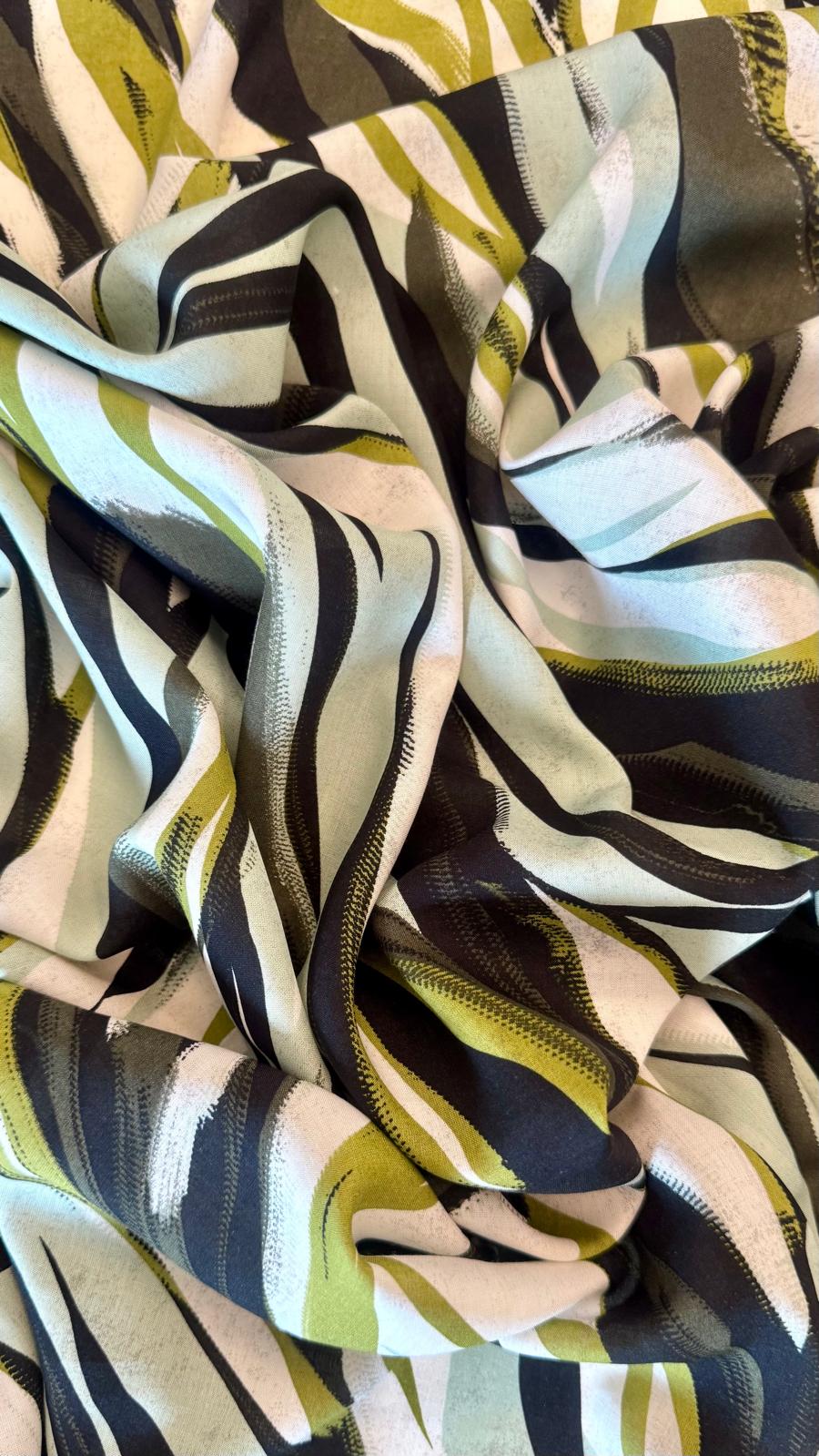 Satin di viscosa stampa stile animalier