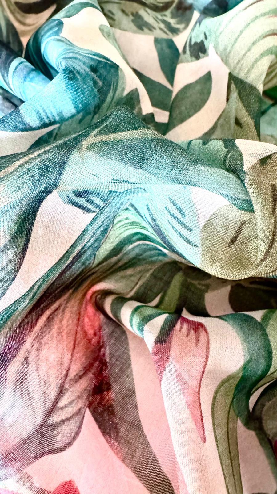 Cotton voile with tropical pattern