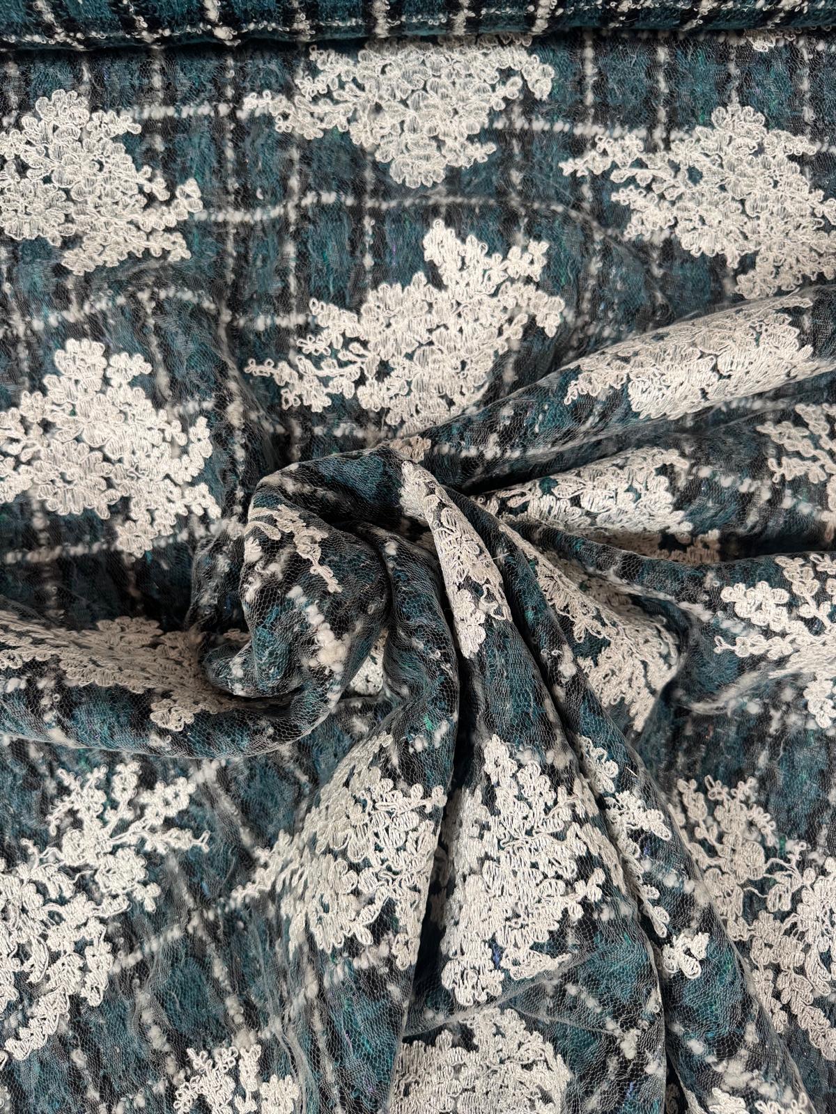 Chanel scozzese col pizzo